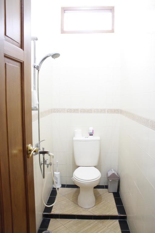 The Attic Bed & Breakfast Bandung Esterno foto