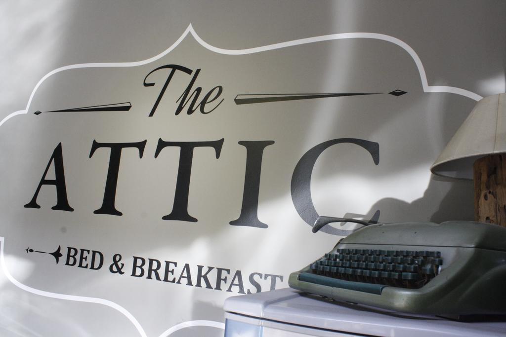 The Attic Bed & Breakfast Bandung Esterno foto