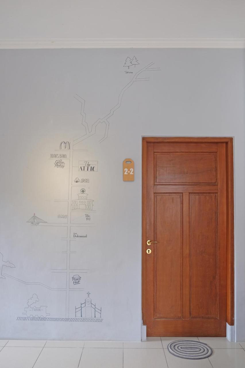 The Attic Bed & Breakfast Bandung Esterno foto