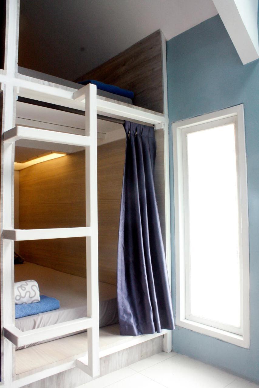 The Attic Bed & Breakfast Bandung Esterno foto